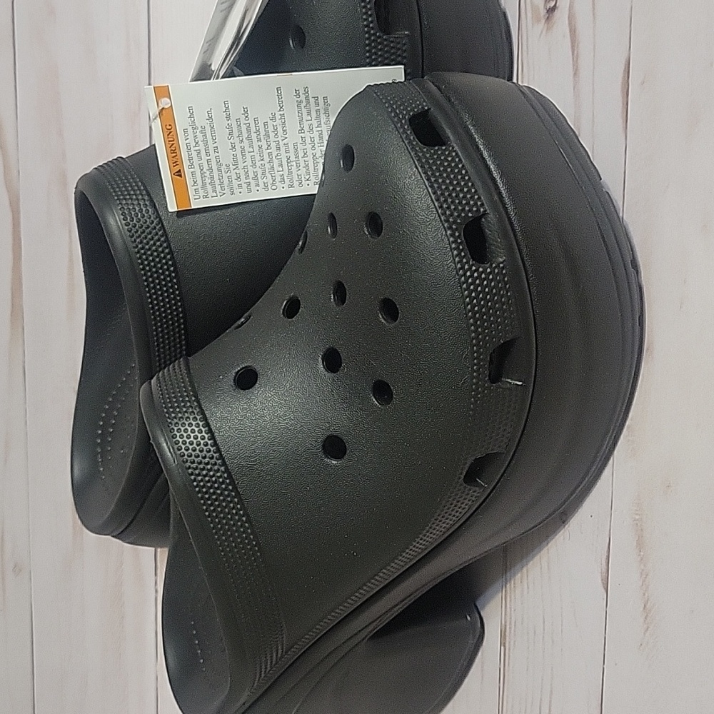 Platform Crocs Size 12 (W) and 10 (M) - Picture 5 of 5